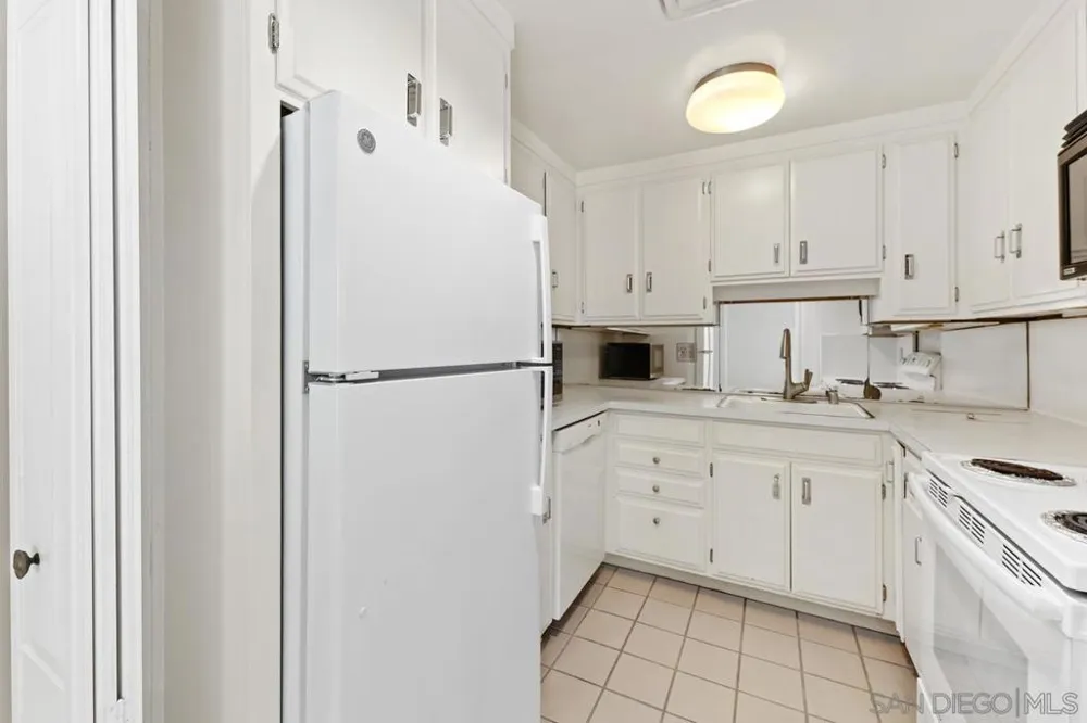 939 Coast BLVD #4H La Jolla, CA 92037