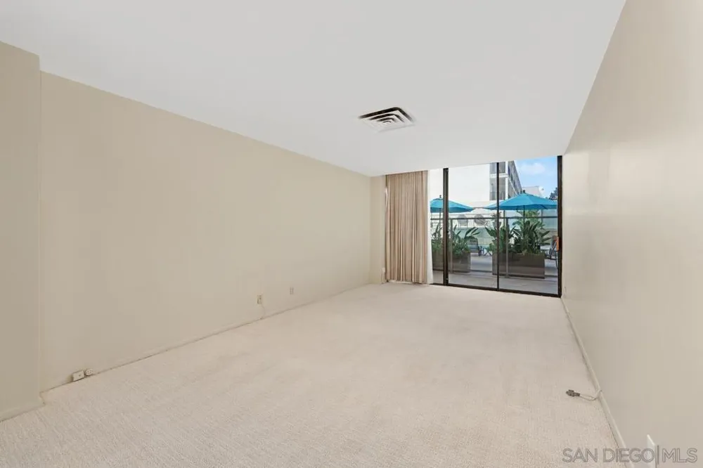 939 Coast BLVD #4H La Jolla, CA 92037