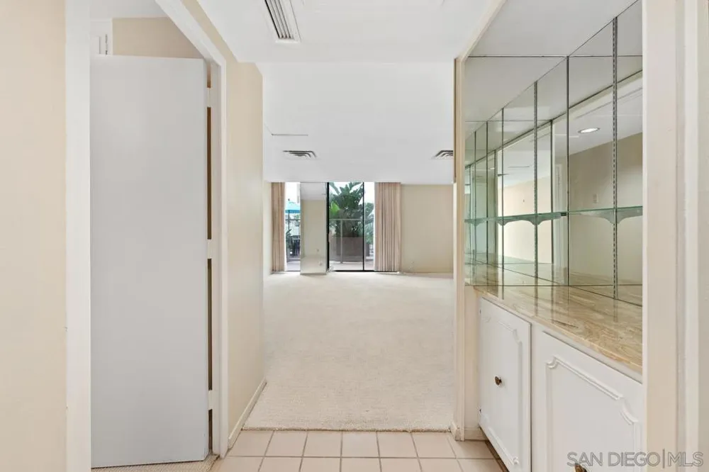 939 Coast BLVD #4H La Jolla, CA 92037