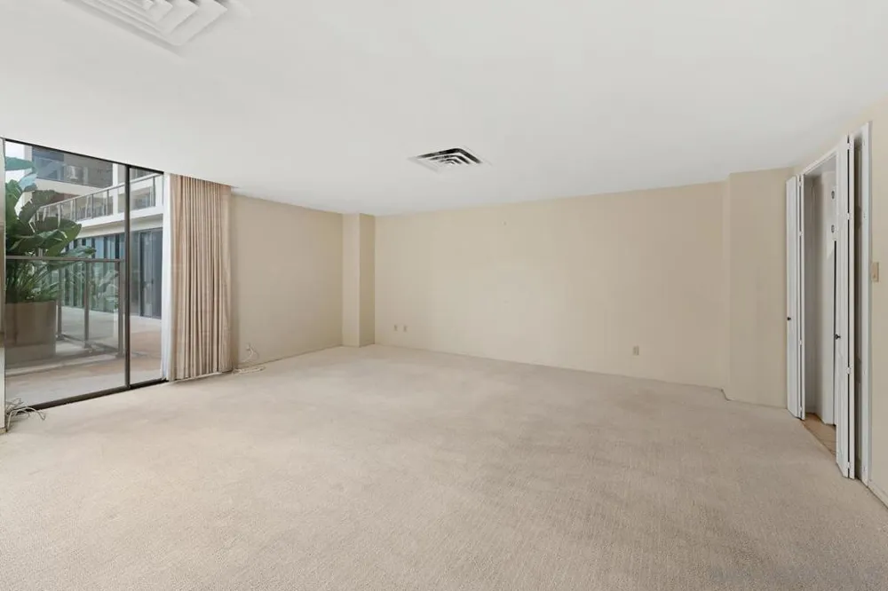 939 Coast BLVD #4H La Jolla, CA 92037
