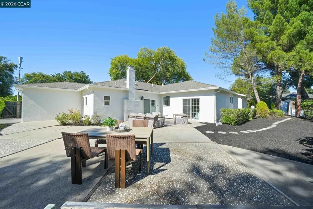 1517 Harlan Dr Danville, CA 94526