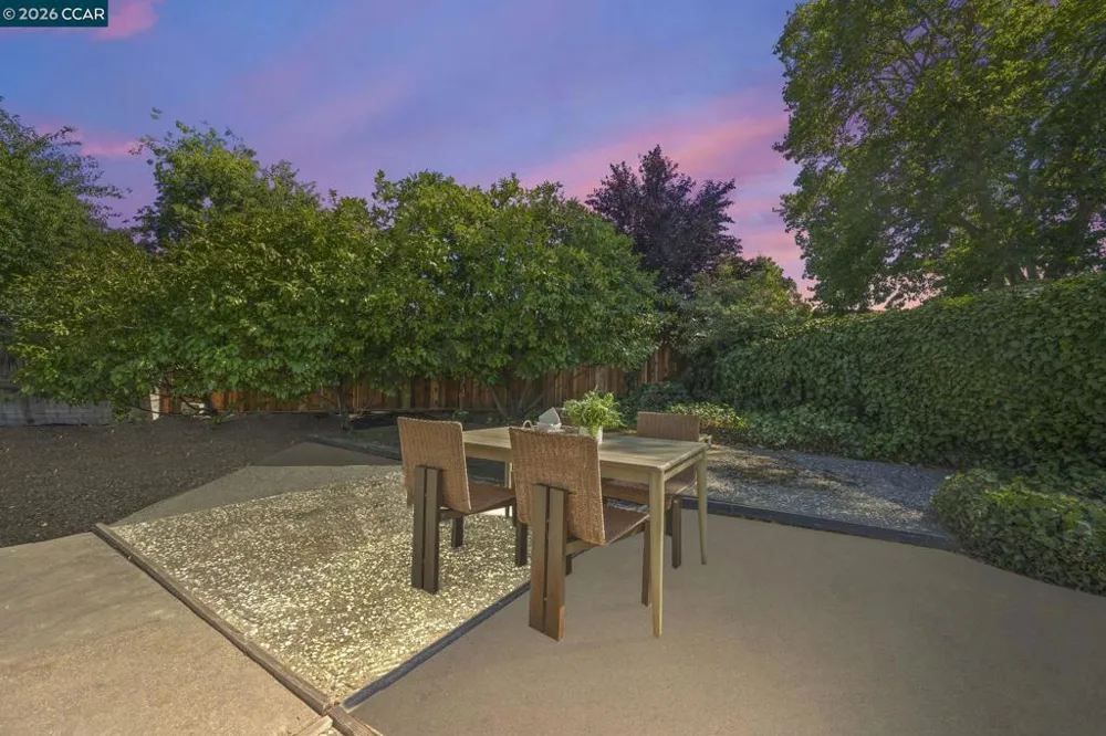 1517 Harlan Dr Danville, CA 94526