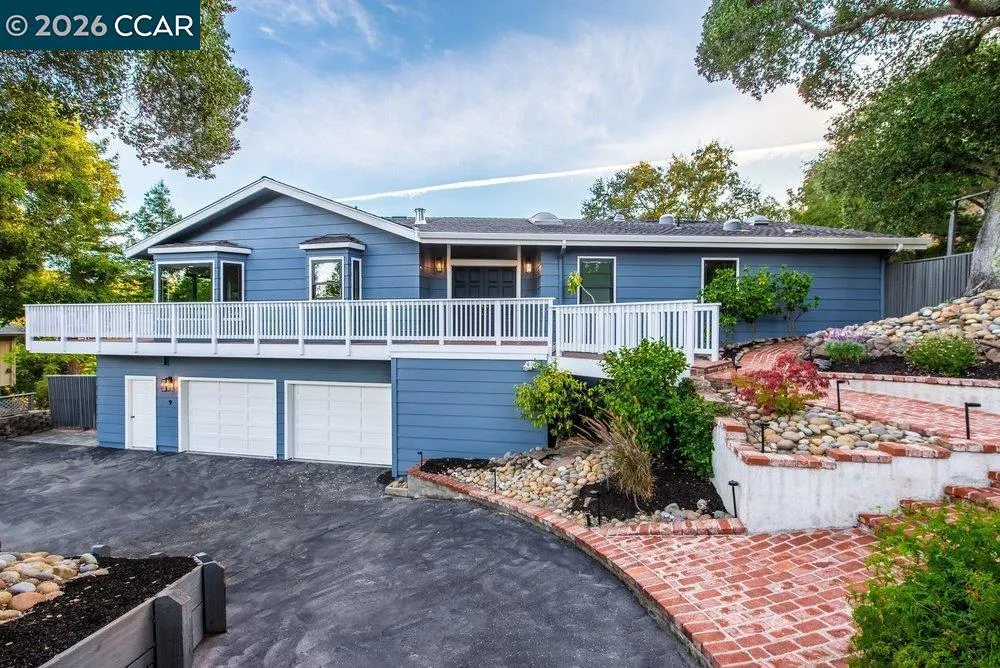 9 Valley Court Orinda, CA 94563