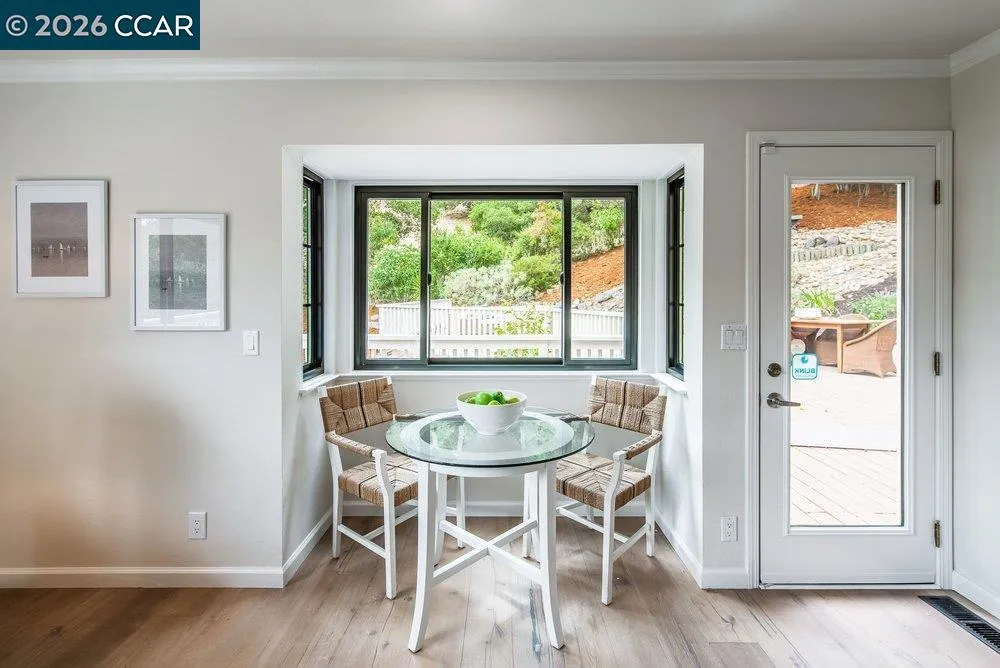 9 Valley Court Orinda, CA 94563