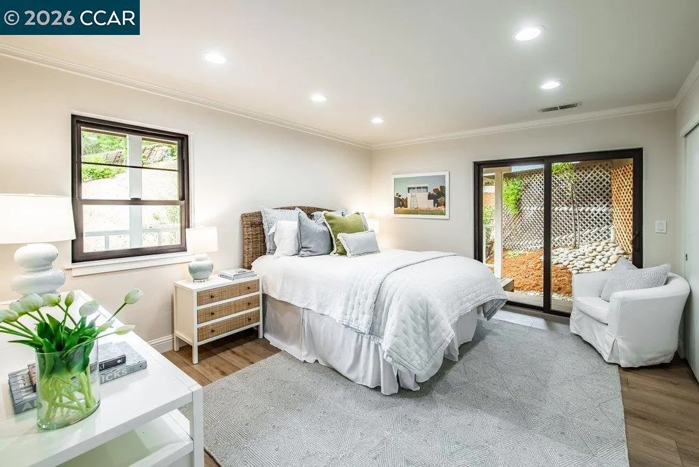9 Valley Court Orinda, CA 94563