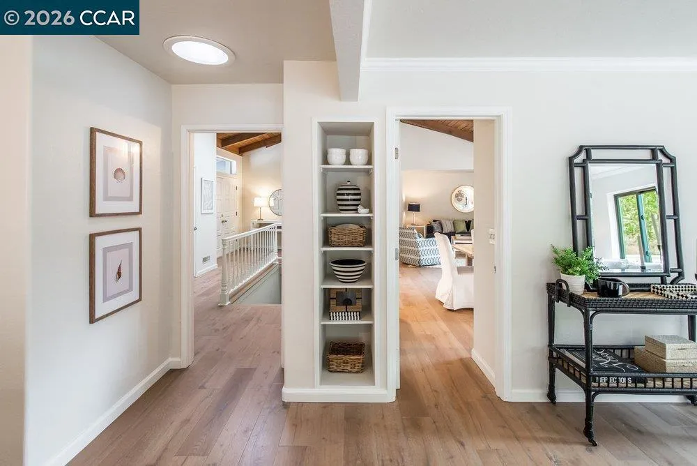 9 Valley Court Orinda, CA 94563