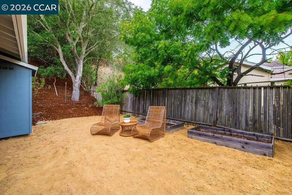 9 Valley Court Orinda, CA 94563