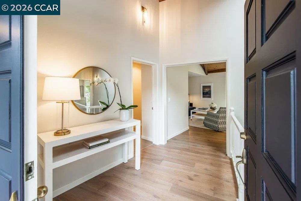 9 Valley Court Orinda, CA 94563