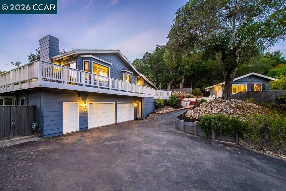 9 Valley Court Orinda, CA 94563