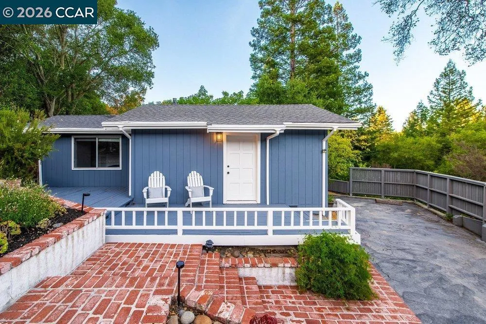 9 Valley Court Orinda, CA 94563