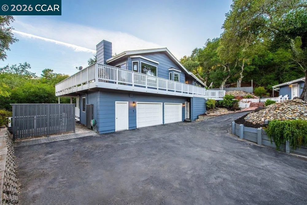 9 Valley Court Orinda, CA 94563