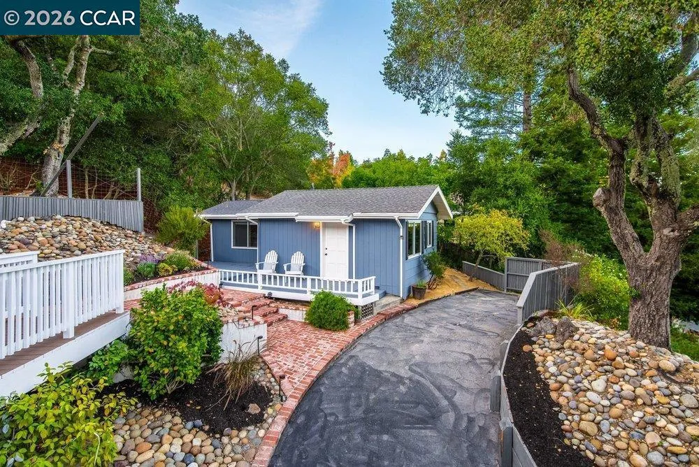 9 Valley Court Orinda, CA 94563