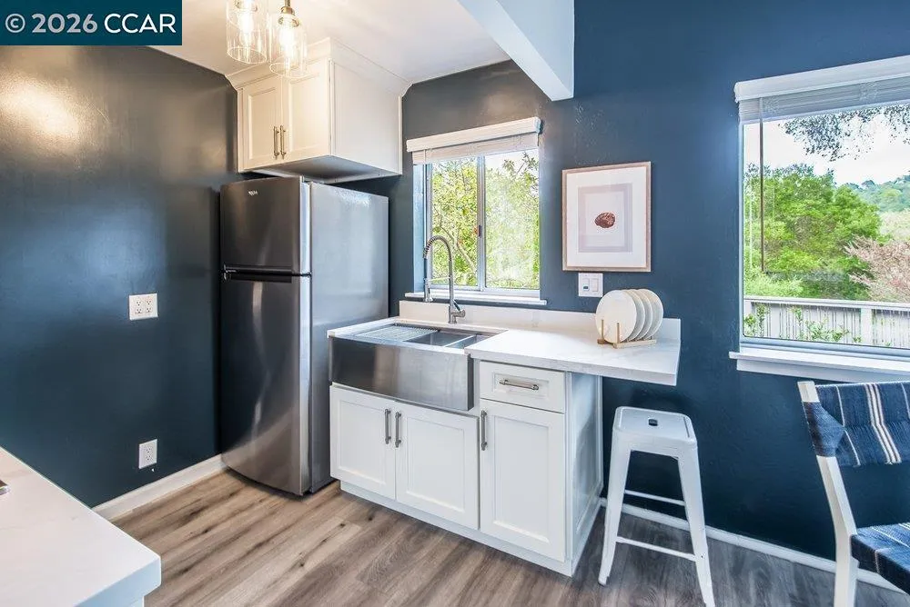 9 Valley Court Orinda, CA 94563
