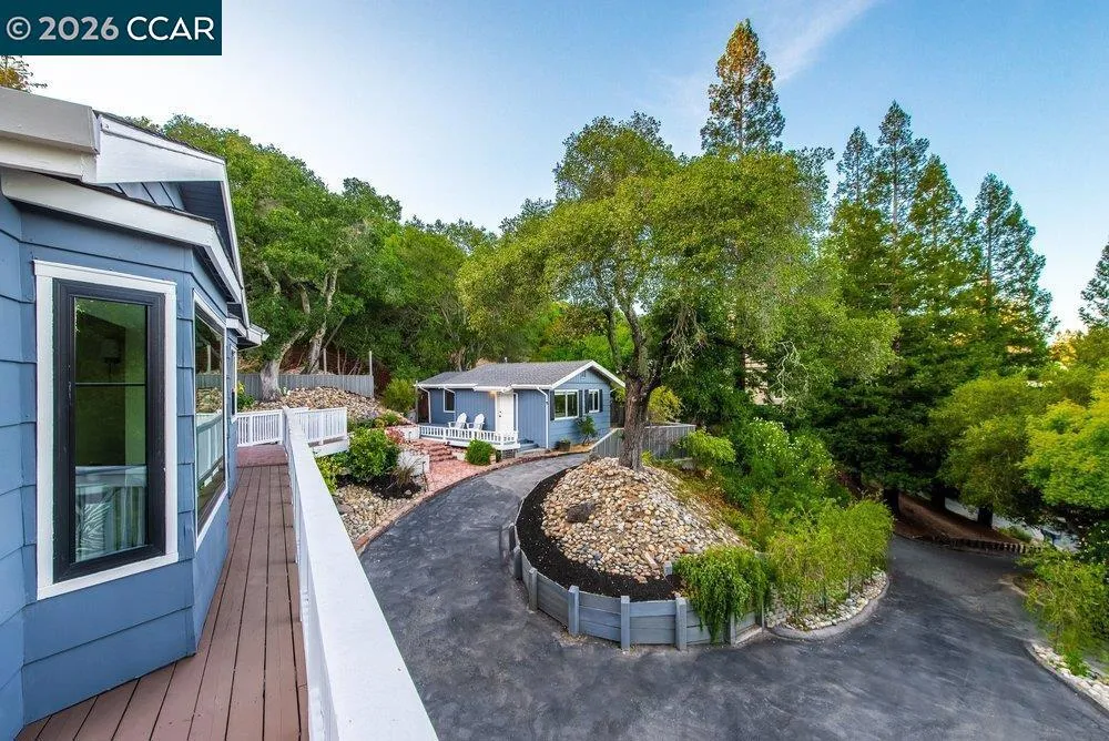 9 Valley Court Orinda, CA 94563
