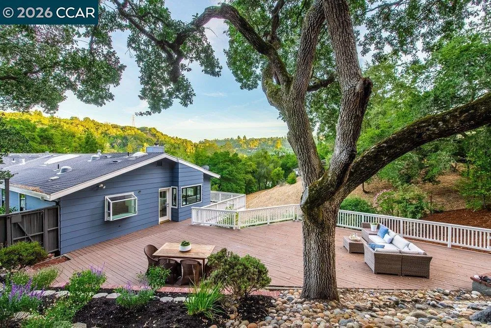 9 Valley Court Orinda, CA 94563