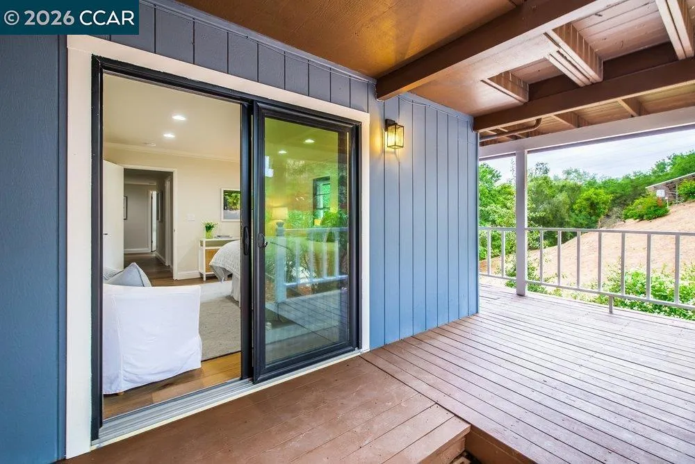9 Valley Court Orinda, CA 94563