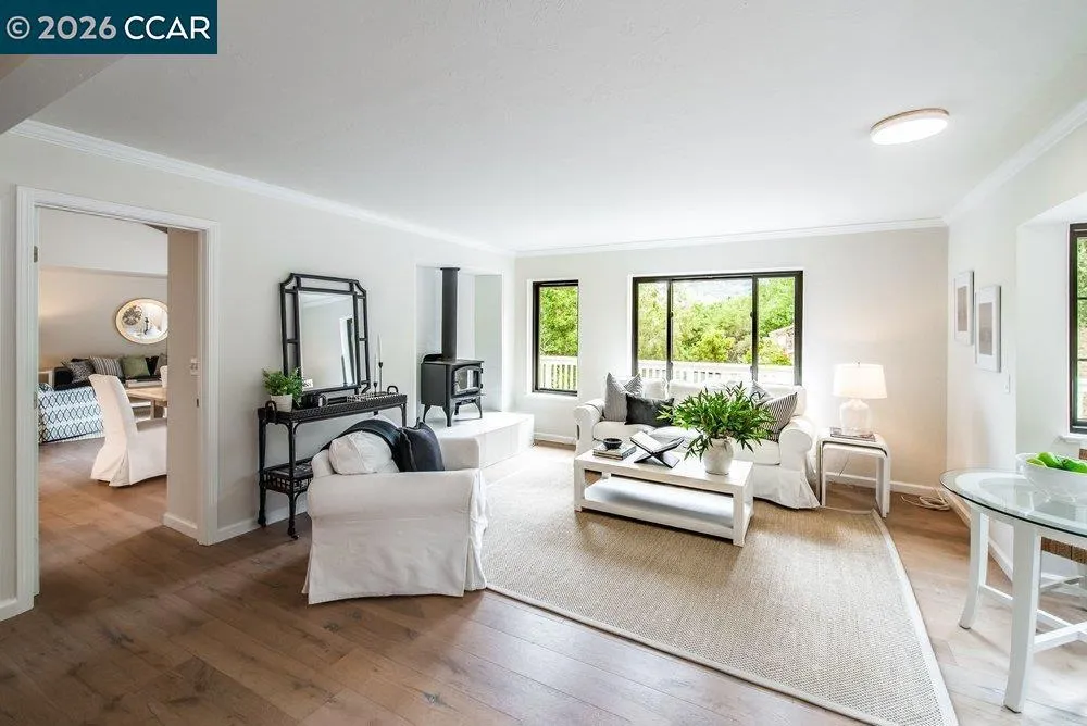 9 Valley Court Orinda, CA 94563