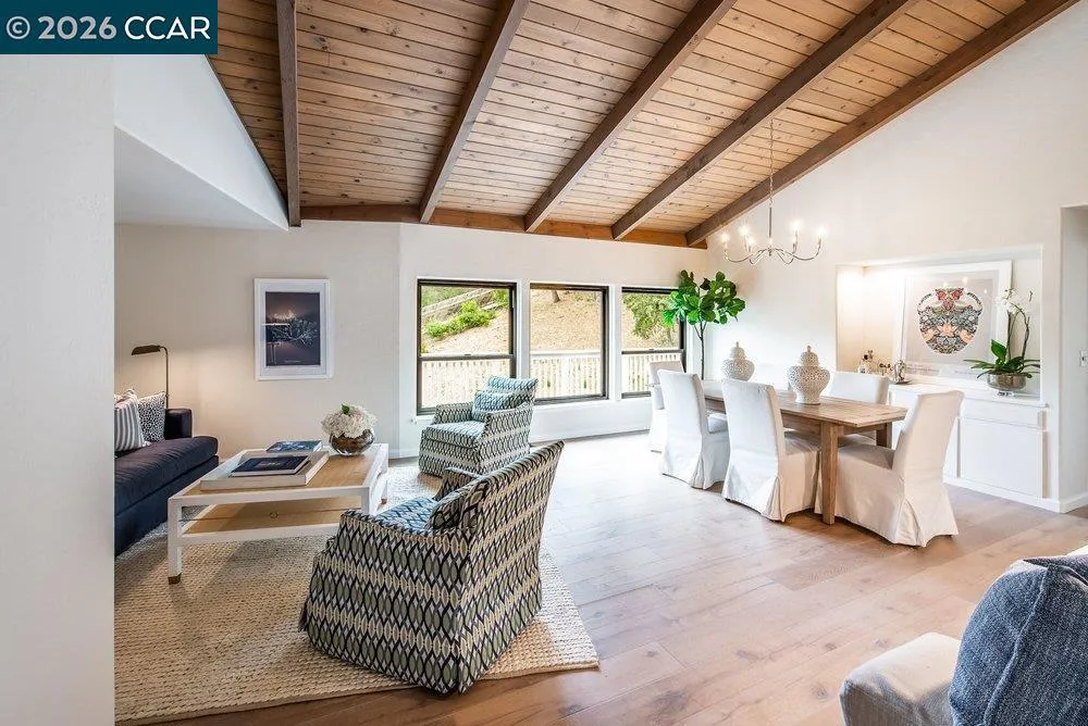 9 Valley Court Orinda, CA 94563