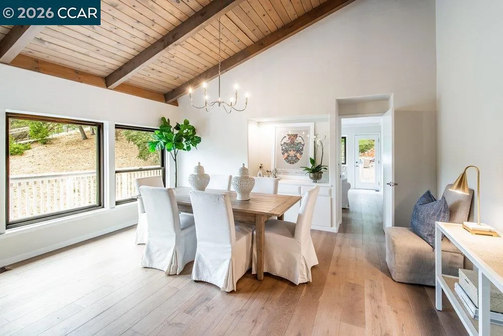 9 Valley Court Orinda, CA 94563