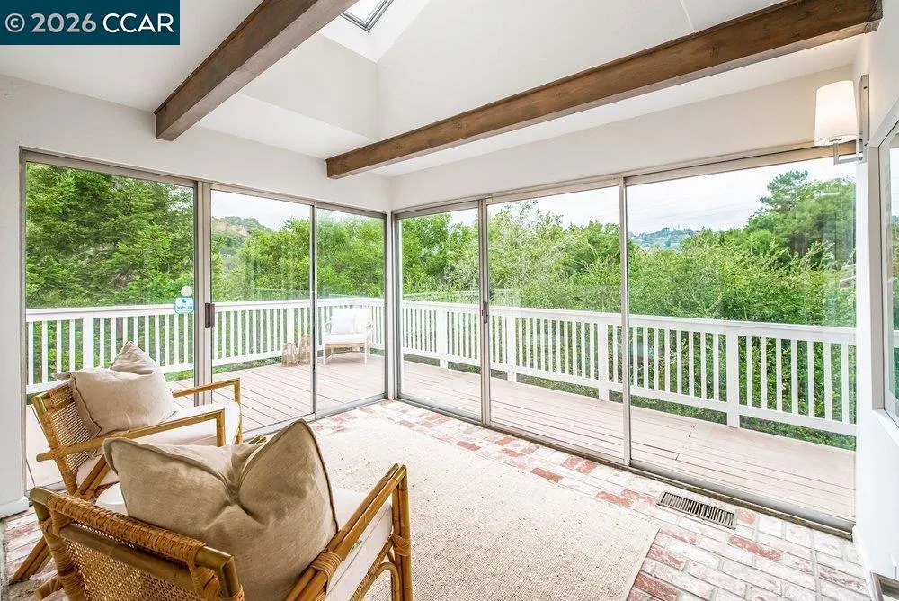 9 Valley Court Orinda, CA 94563