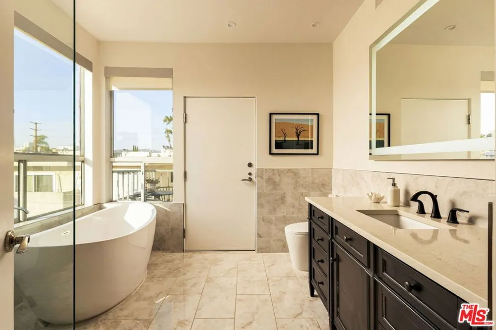 1932 Selby Avenue #401 Los Angeles, CA 90025