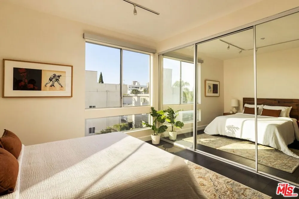 1932 Selby Avenue #401 Los Angeles, CA 90025