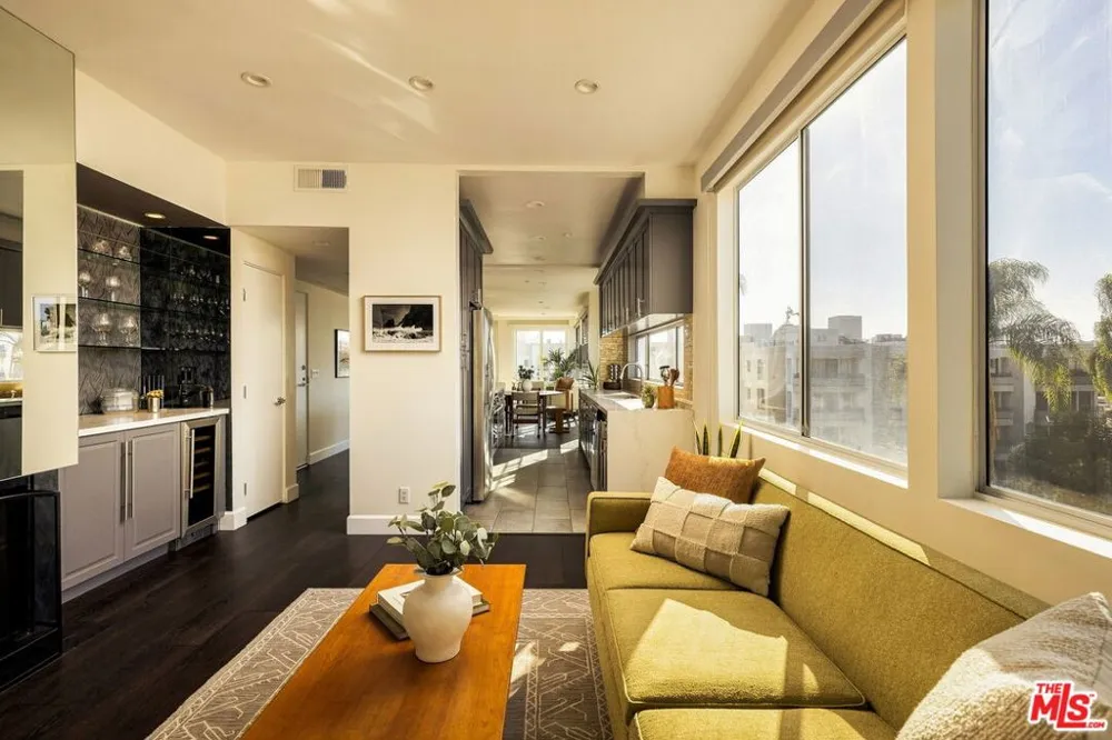 1932 Selby Avenue #401 Los Angeles, CA 90025