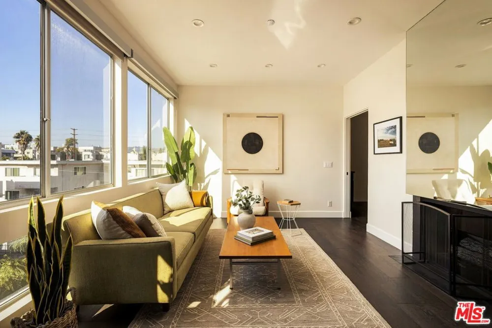 1932 Selby Avenue #401 Los Angeles, CA 90025