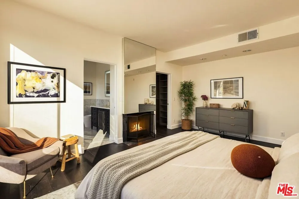 1932 Selby Avenue #401 Los Angeles, CA 90025