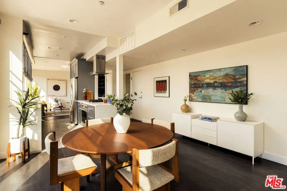 1932 Selby Avenue #401 Los Angeles, CA 90025