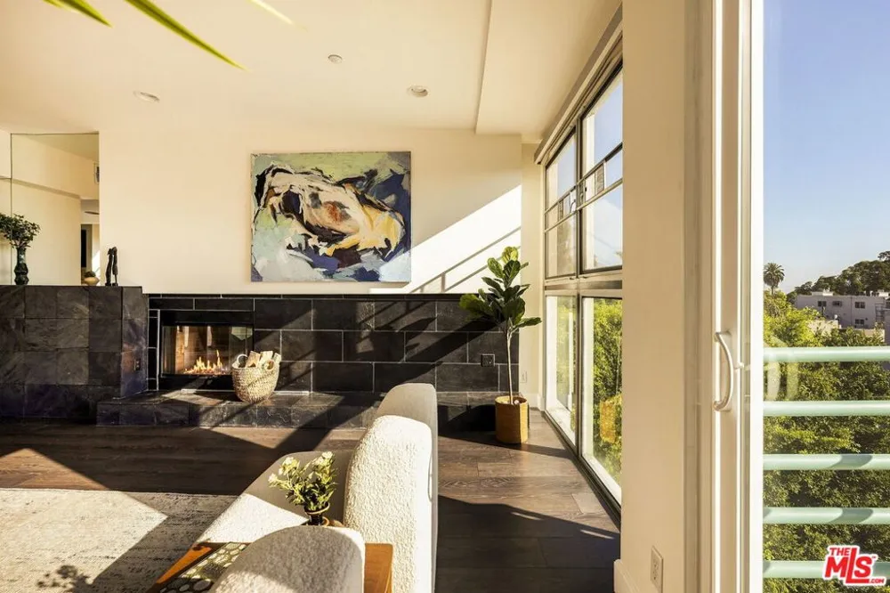 1932 Selby Avenue #401 Los Angeles, CA 90025