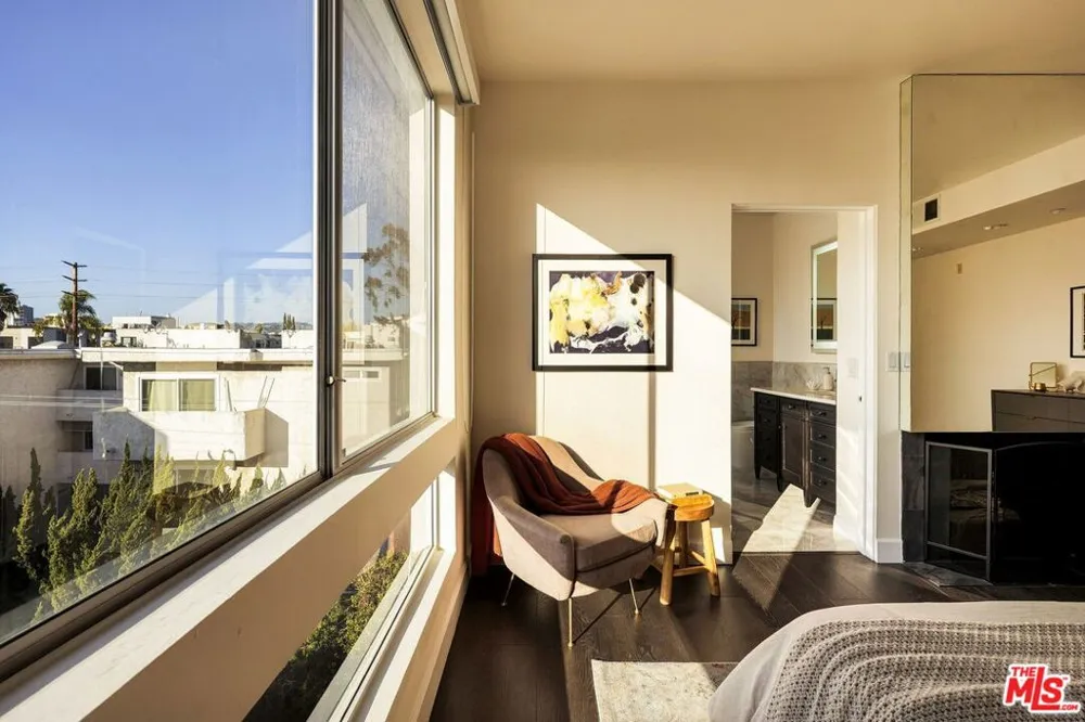 1932 Selby Avenue #401 Los Angeles, CA 90025