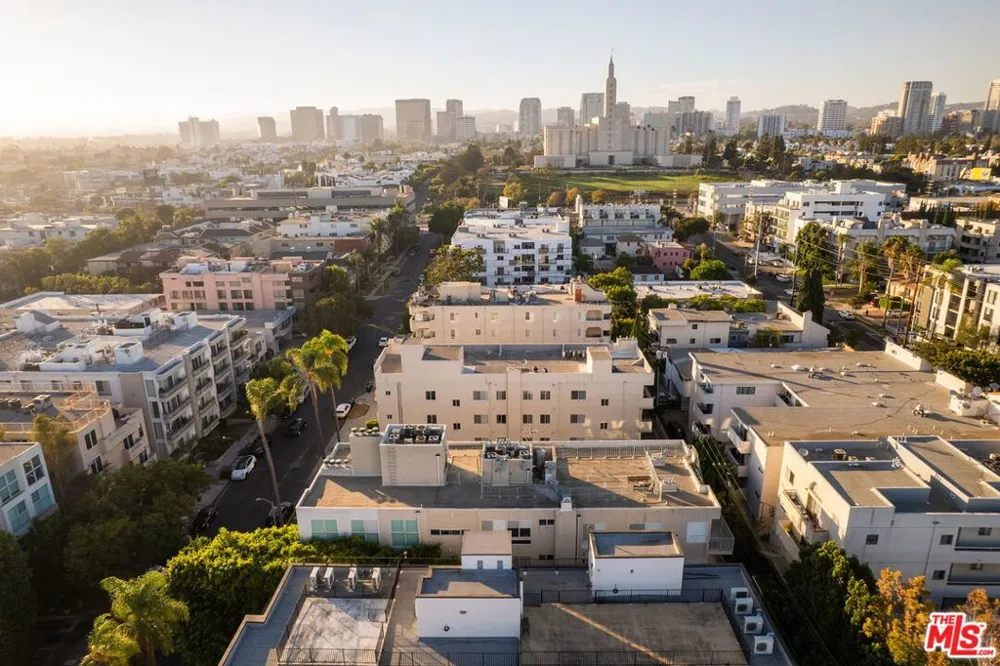 1932 Selby Avenue #401 Los Angeles, CA 90025