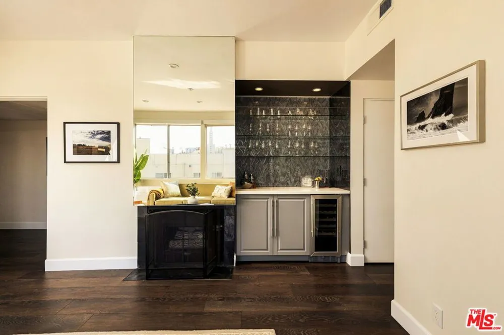 1932 Selby Avenue #401 Los Angeles, CA 90025