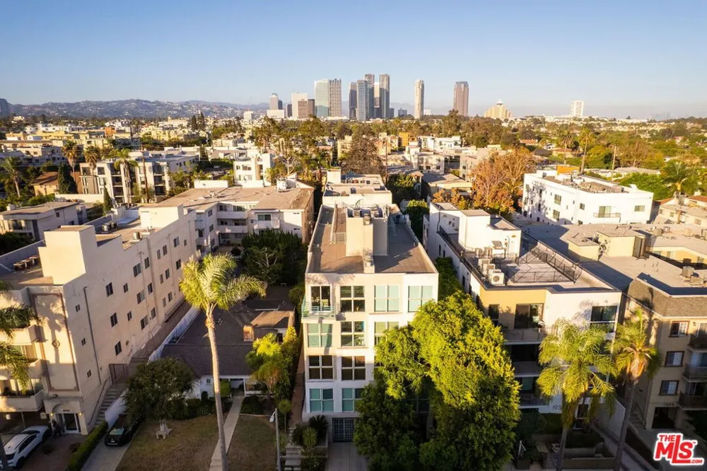 1932 Selby Avenue #401 Los Angeles, CA 90025