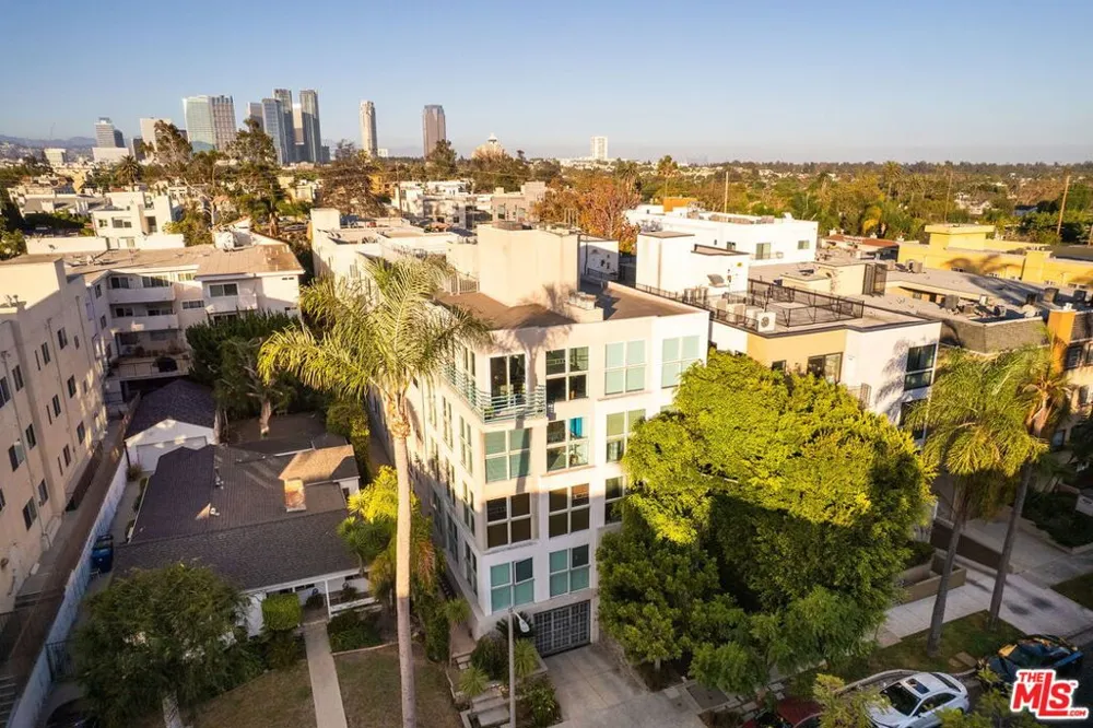 1932 Selby Avenue #401 Los Angeles, CA 90025