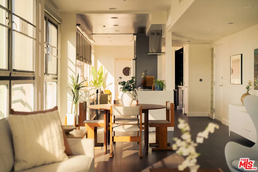 1932 Selby Avenue #401 Los Angeles, CA 90025