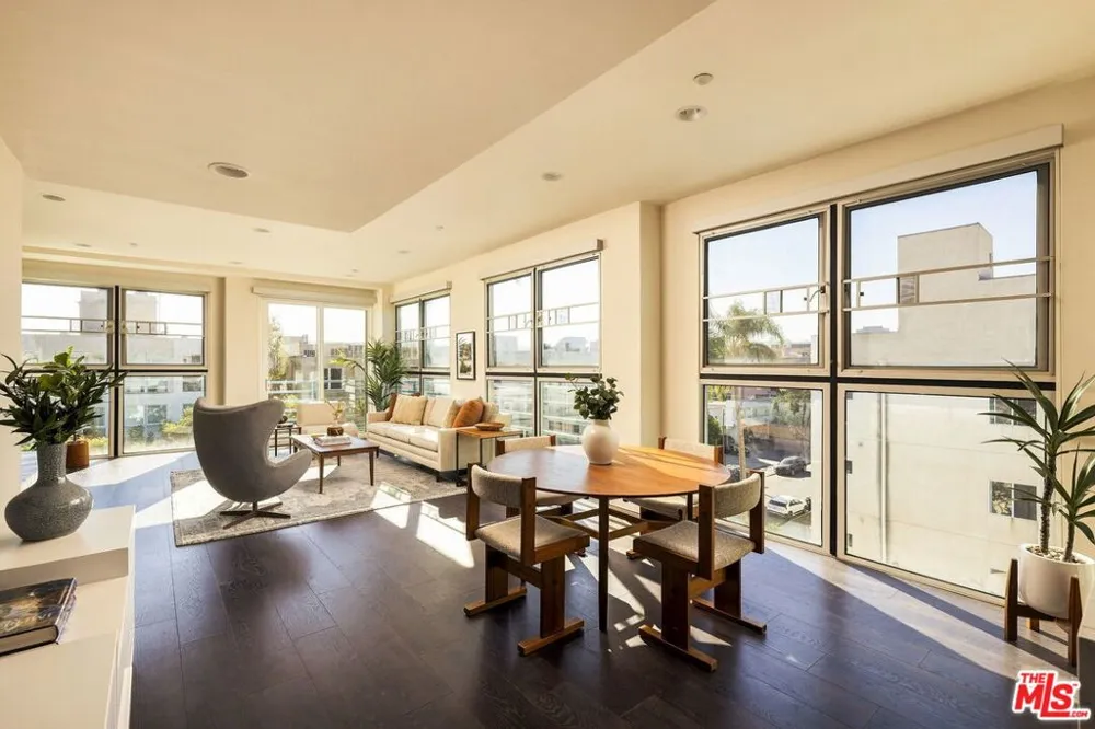 1932 Selby Avenue #401 Los Angeles, CA 90025