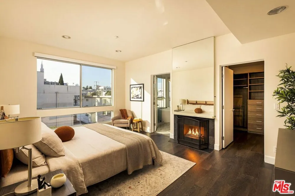 1932 Selby Avenue #401 Los Angeles, CA 90025