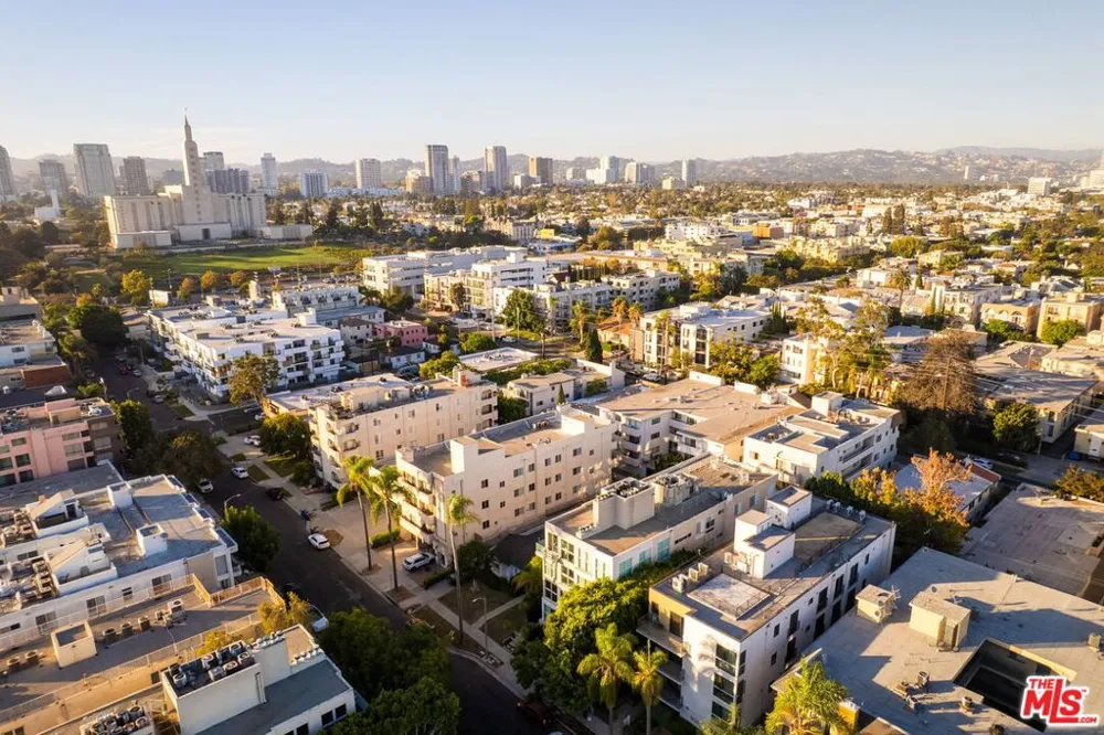 1932 Selby Avenue #401 Los Angeles, CA 90025