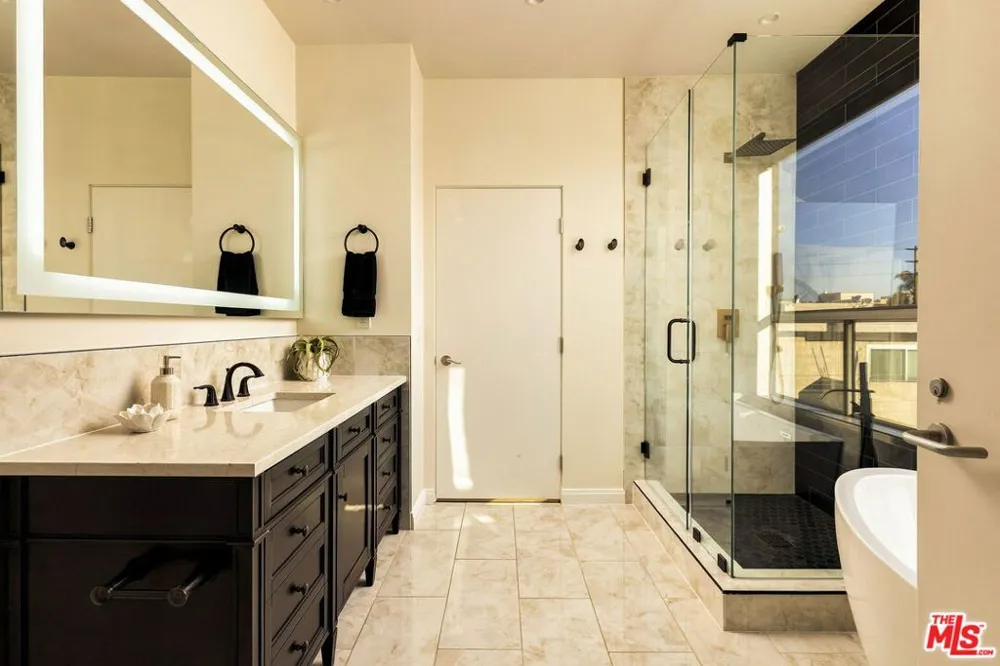 1932 Selby Avenue #401 Los Angeles, CA 90025