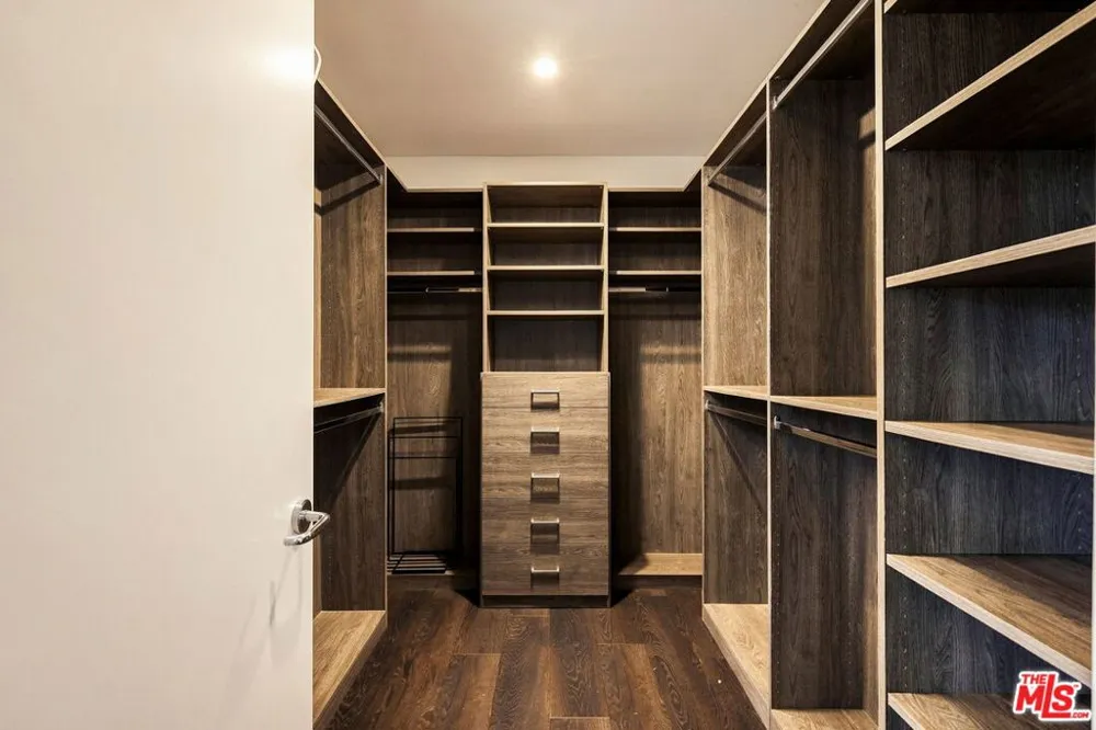 1932 Selby Avenue #401 Los Angeles, CA 90025