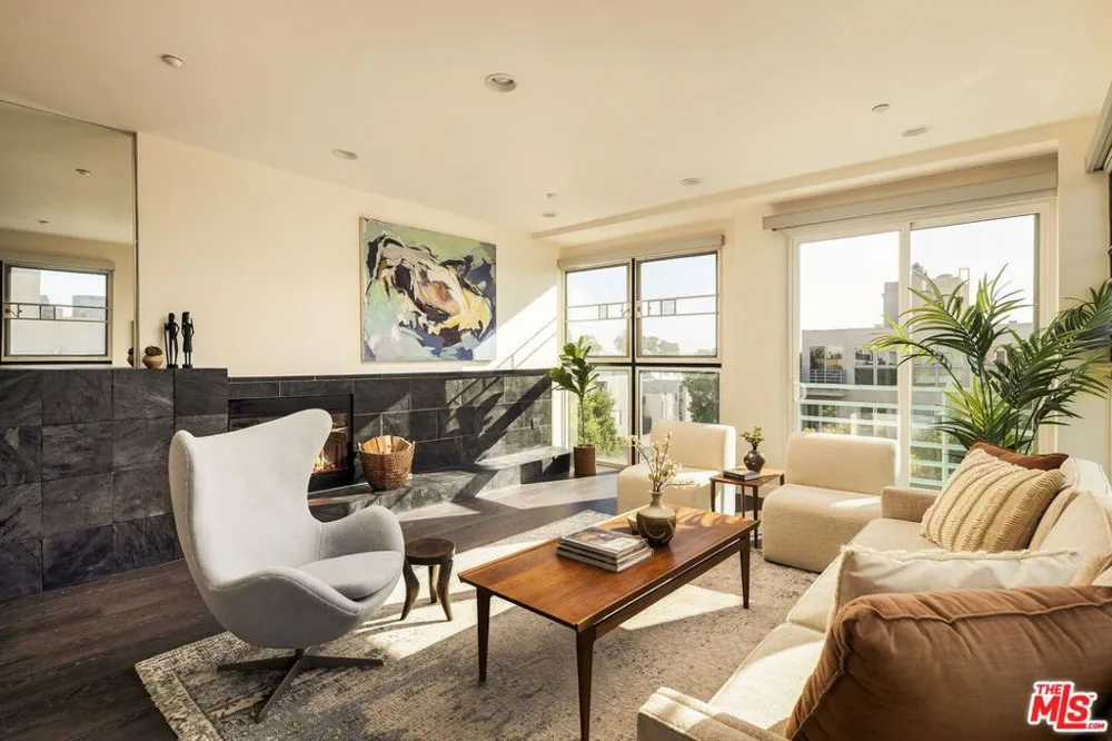 1932 Selby Avenue #401 Los Angeles, CA 90025