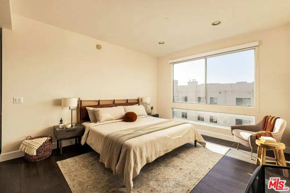 1932 Selby Avenue #401 Los Angeles, CA 90025