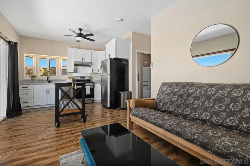21037 Fog Ridge Alpine, CA 91901