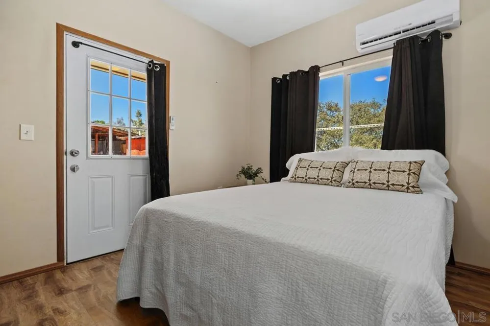 21037 Fog Ridge Alpine, CA 91901
