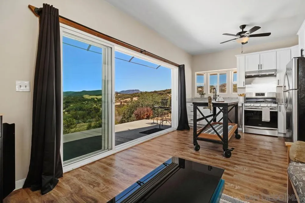 21037 Fog Ridge Alpine, CA 91901