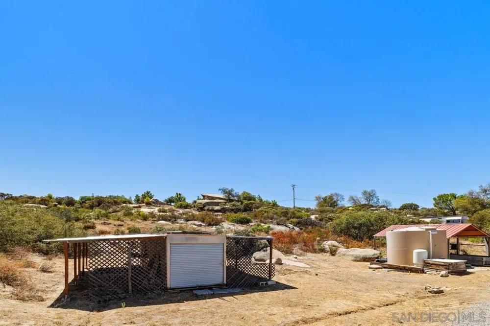 21037 Fog Ridge Alpine, CA 91901
