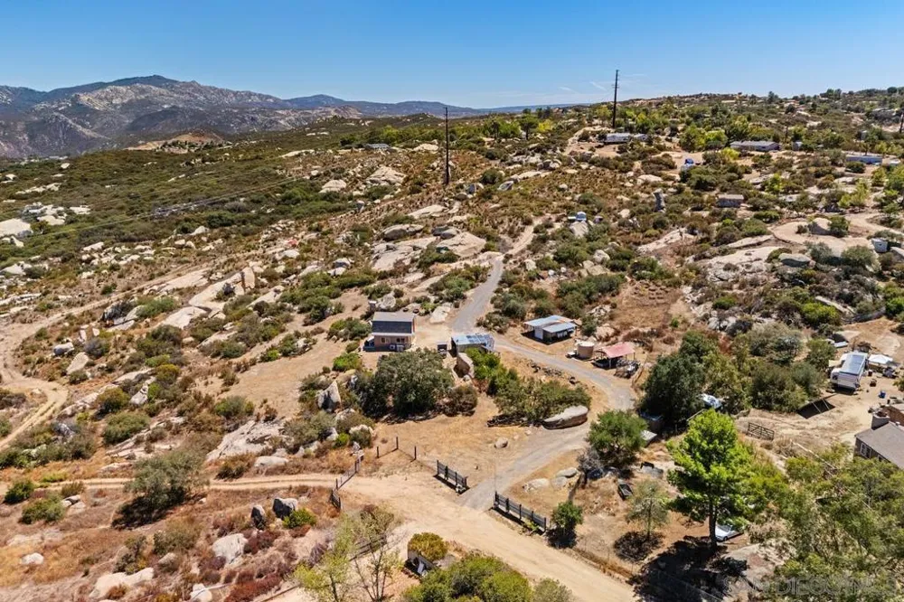 21037 Fog Ridge Alpine, CA 91901