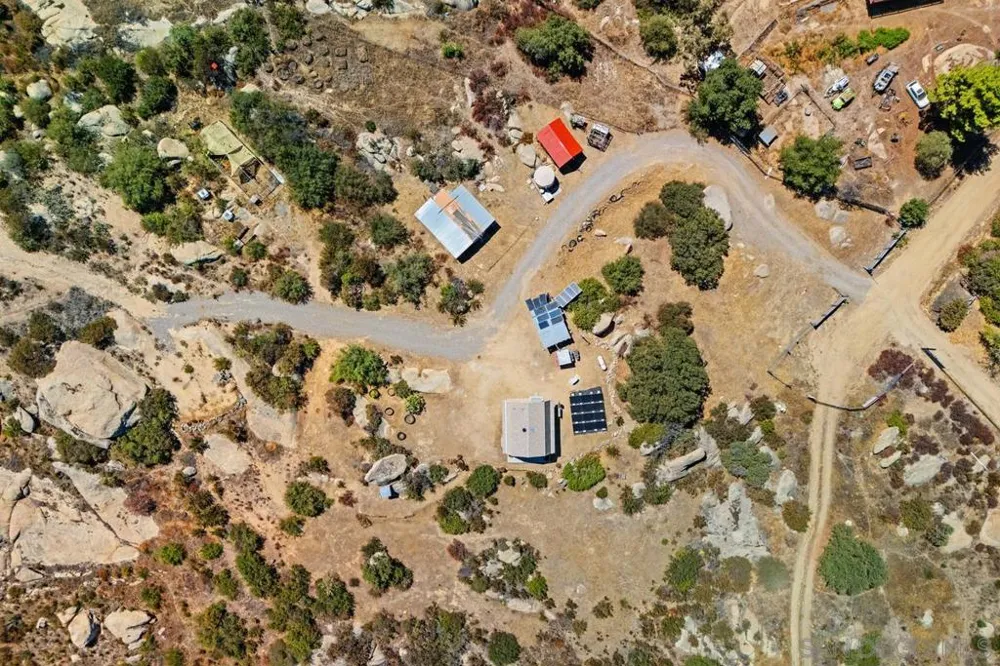 21037 Fog Ridge Alpine, CA 91901